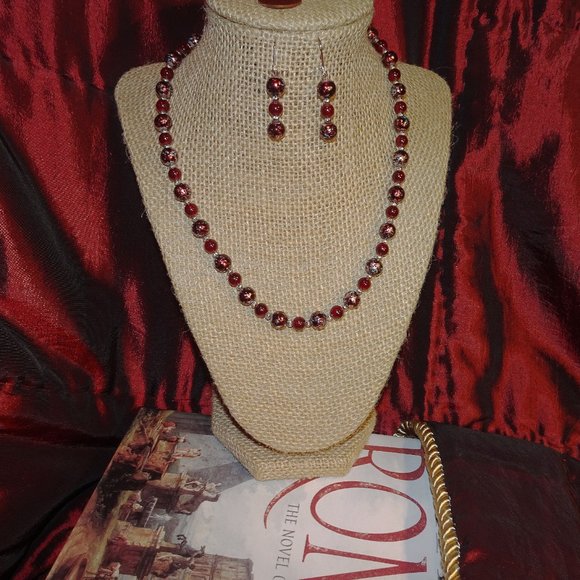 Handcrafted necklace/earrings with striking burgundy & silver accents - Picture 5 of 10
